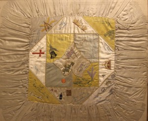 Commemorative cushion with signatures